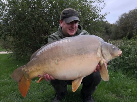 Carp fishing at Todber Manor Fisheries Sturminster Newton