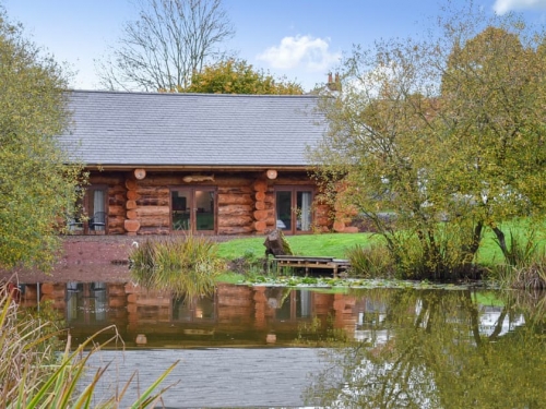 Coarse Fishing Holiday Lodge and Lake Crediton