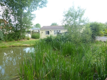 Lilly Cottage Emerald Pool Fishery Highbridge - Somerset Lilly Cottage Emerald Pool Fishery Highbridge - Somerset