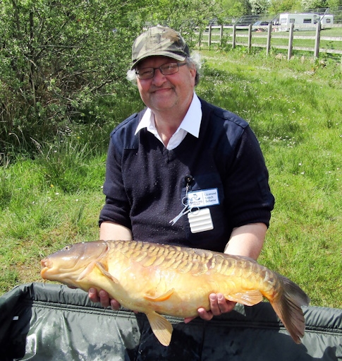 Martyn Green Coarse Fishing Tuition with  a 25lb 9oz Carp - Totnes Devon