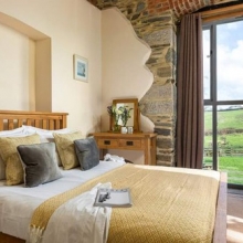 Owl Barn Bedroom @ Netherbridge Lakes & Holiday Barns, Launceston - Cornwall