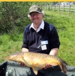 Martyn Green Coarse Fishing Tuition with  a 25lb 9oz Carp - Totnes Devon